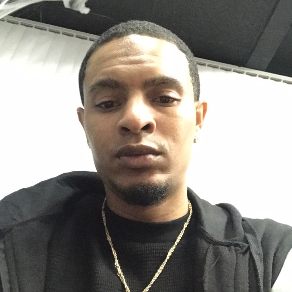Poshmark profile picture for @normanjr